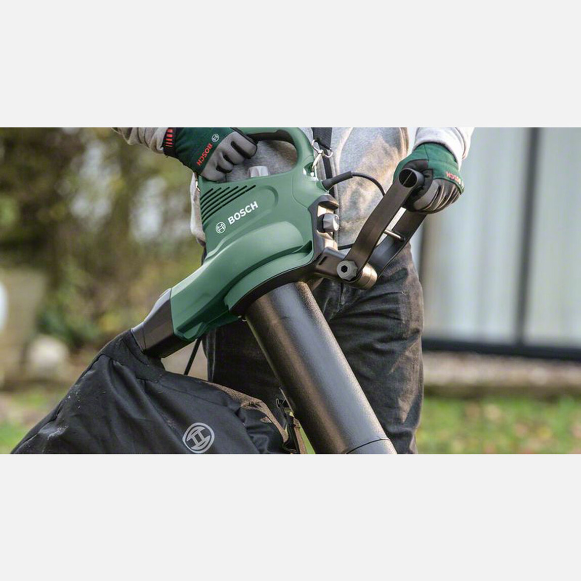    Bosch Universal Garden Tidy 3000 Yaprak Üfleme ve Toplama Makinesi  