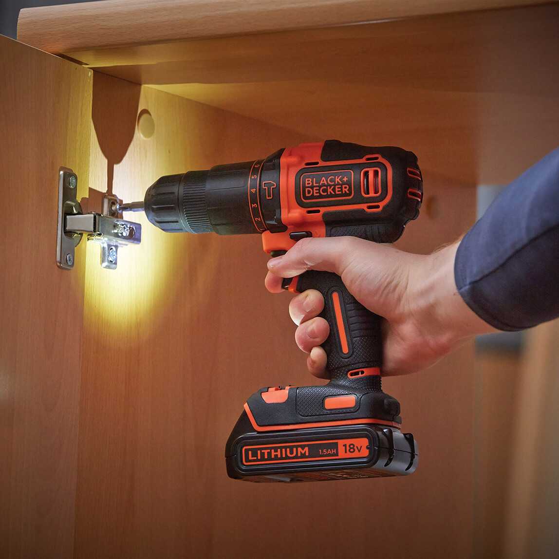    Black&Decker BDCHD18BAFC-QW 18V 1.5 Ah Çift Akülü Darbeli Matkap (80 Parça Aksesuar Hediyeli) 