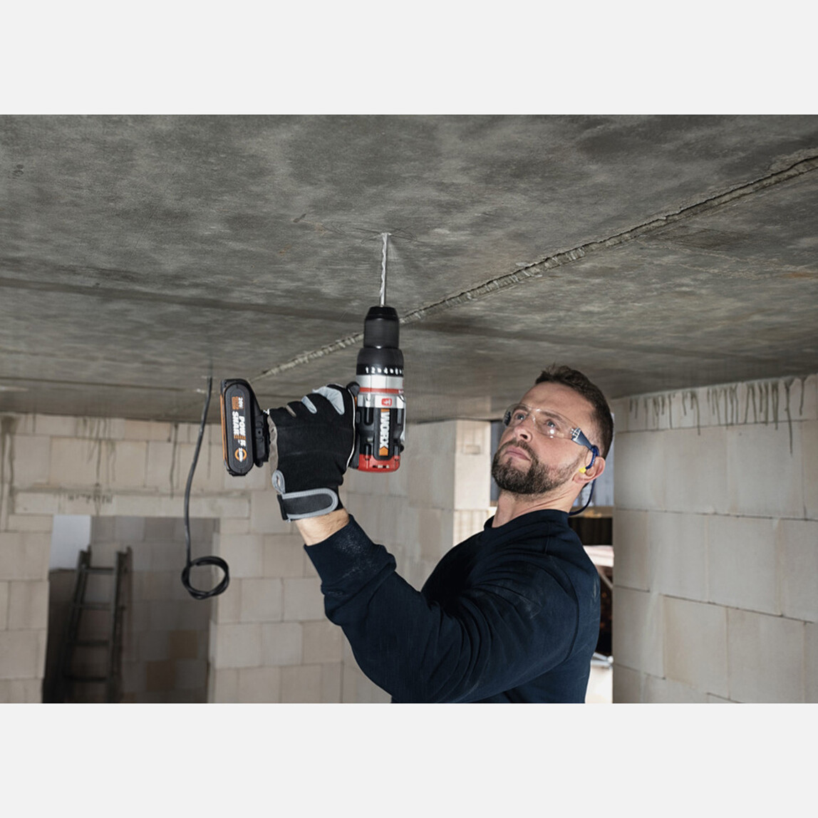    Worx WX354.1 20 V 2 Ah - 4 Ah Çift Akülü Li-ion Darbeli Akülü Matkap   