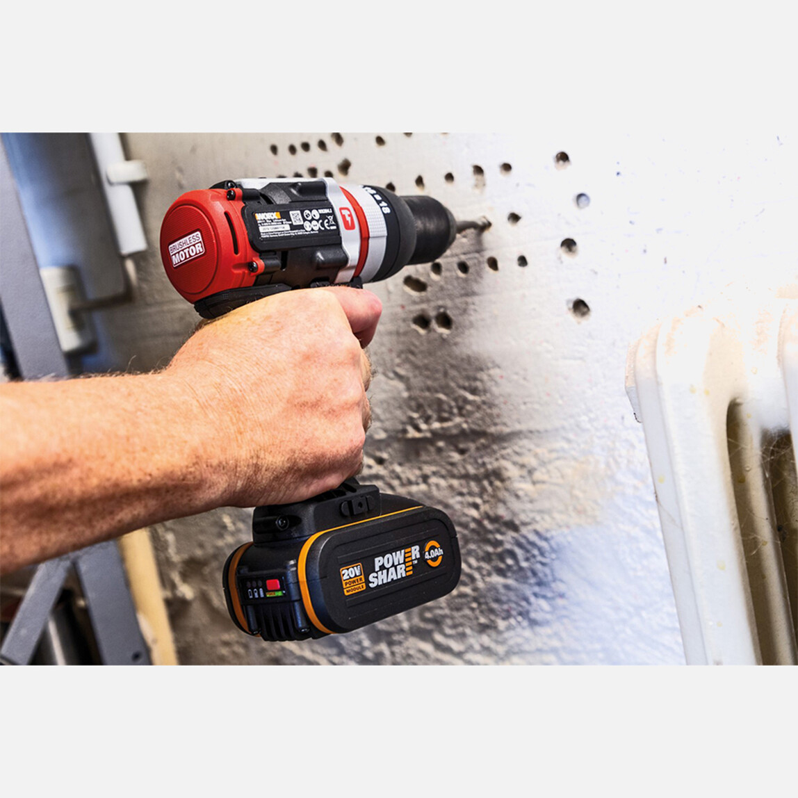    Worx WX354.1 20 V 2 Ah - 4 Ah Çift Akülü Li-ion Darbeli Akülü Matkap   