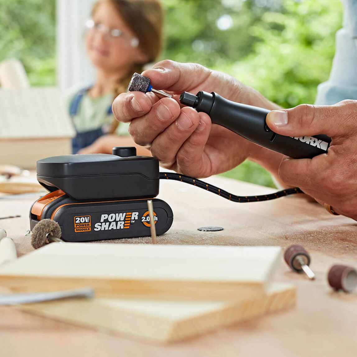    WORX WX739 MAKERX 20Volt 2.0Ah. Kömürsüz Profesyonel Kalem Tipi Devir Ayarlı Gravür Seti + 34 Parça Aksesuar  