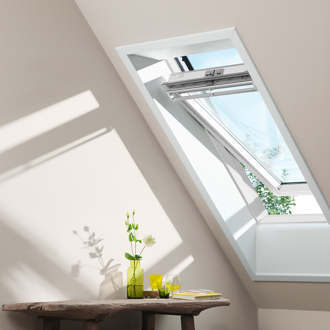    Velux Premium Beyaz Çatı Penceresi 98x134cm P-70cam 