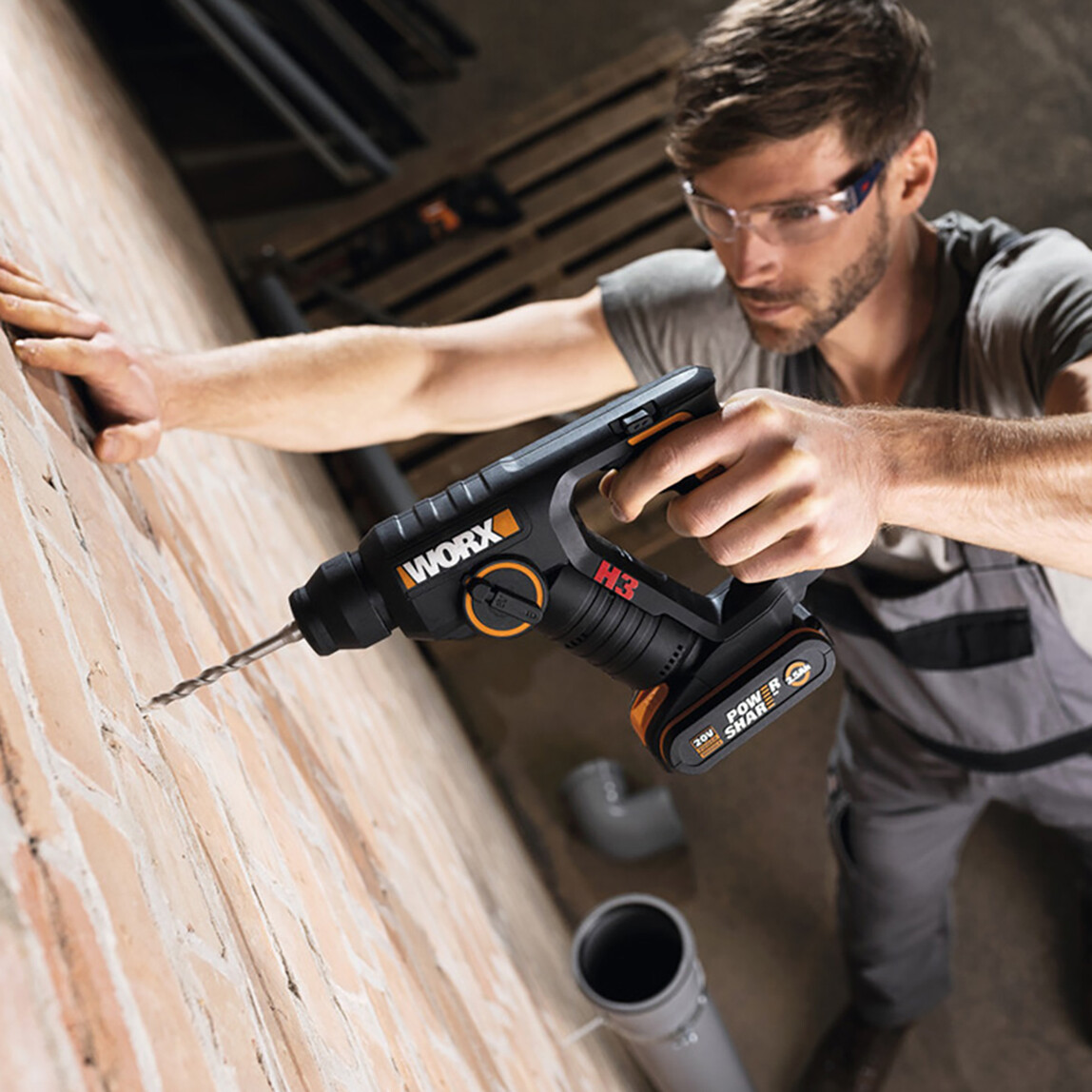    Worx WX394.3 20Volt 2.0Ah. Li-ion 1.5J Profesyonel SDS-Plus Pnömatik Şarjlı Matkap + 9 Adet Uç + Mandren  