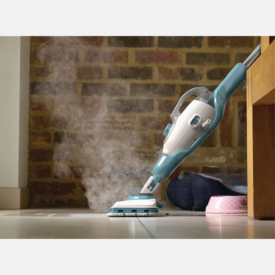    Black&Decker BHSM168DSM-QS 1600 W Delta Başlıklı ve SteaMitt 2'si 1 Arada Buharlı Paspas  