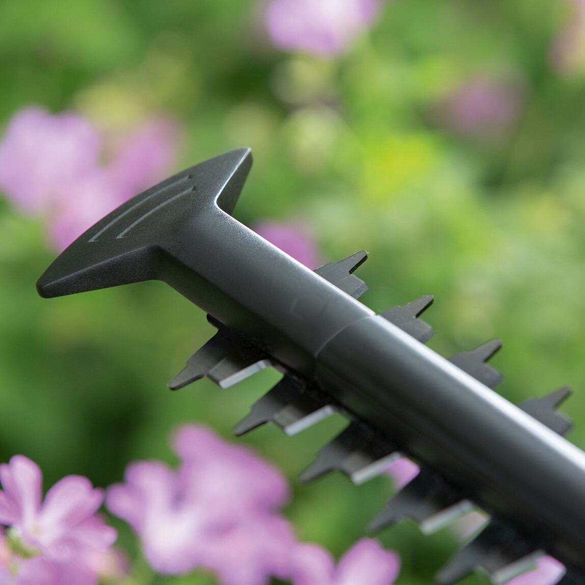    Bosch Easyhedgecut 18-45 Solo Akülü Çit Kesme Makinesi  