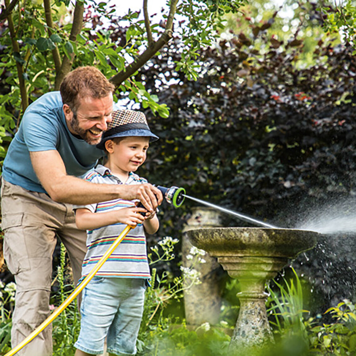    Bosch Gardenpump 18-2000 Akülü Solo Bahçe Sulama Pompası
  