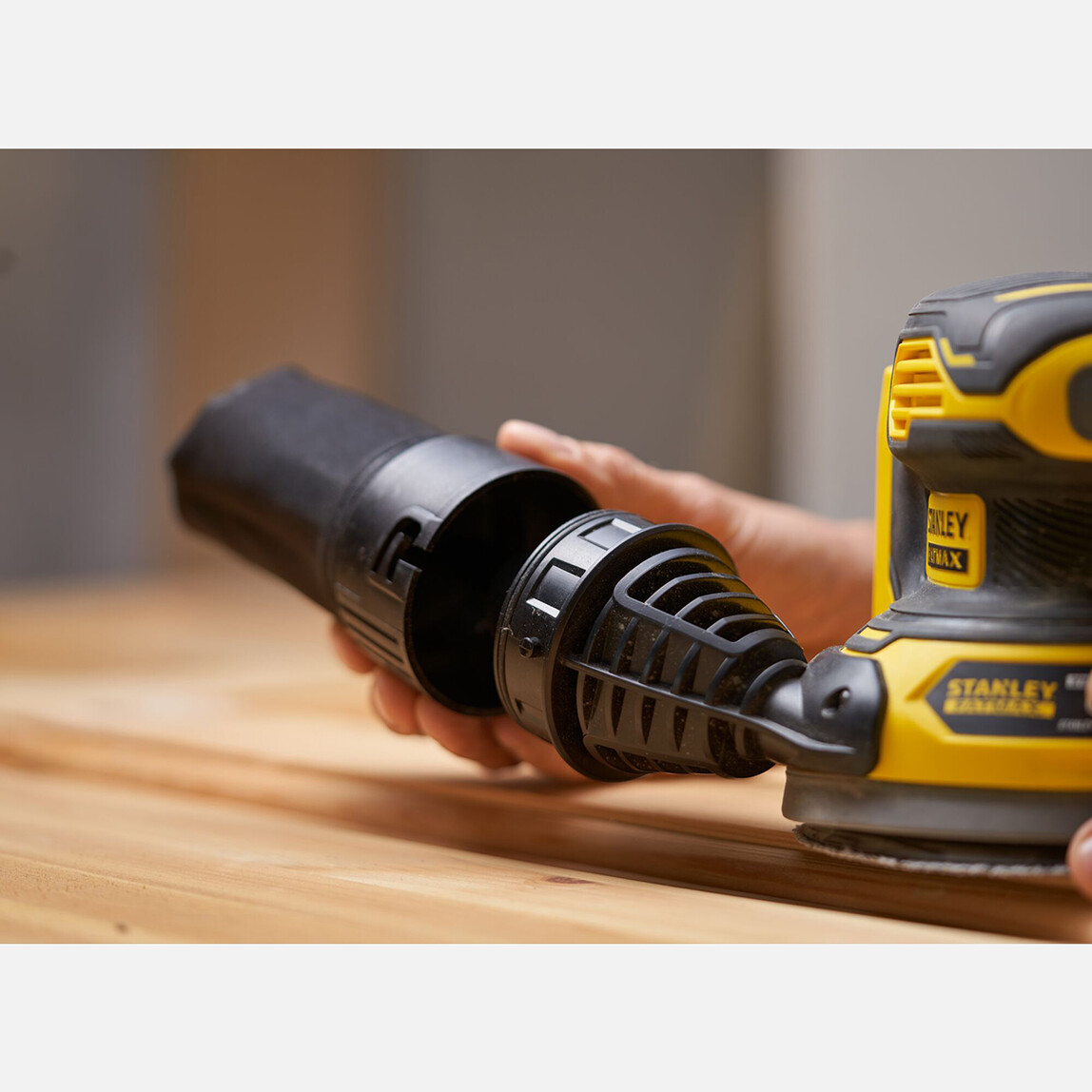    Stanley SFMCK412MDS-QW 18V 4'lü Makine Seti (Akülü Matkap, Daire Testere, Dekupaj Testere, Ekzantrik Zımpara) 