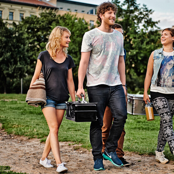 Weber Go-Anywhere Kömürlü Mangal Siyah 1131004
