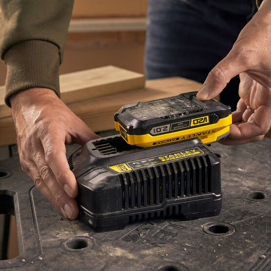 Stanley Lityum Pil 18V 2.0 Ah